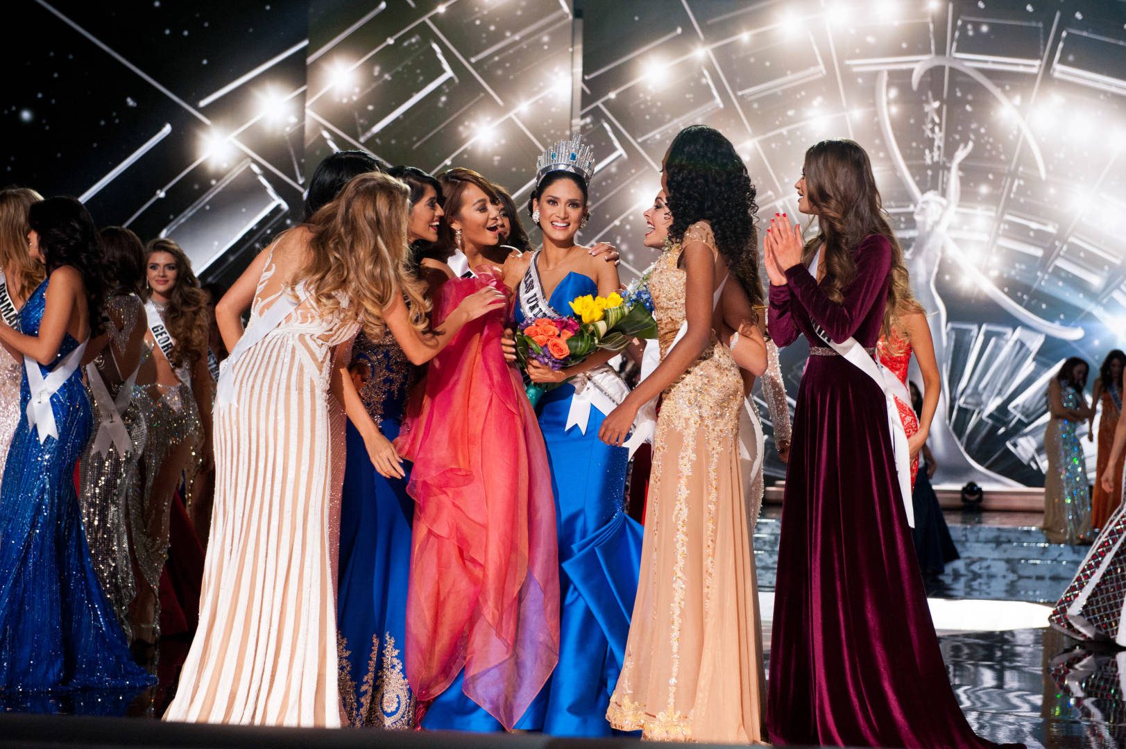 Schönheitsfehler bei Miss Universe Family Office Magazine