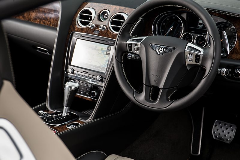 Continental GT W12 cockpit_blog_2